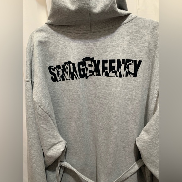 Savage X fenty-Showgirl Logo Hooded Shorr Robe - Picture 5 of 11